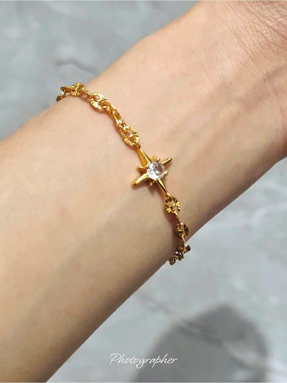 Star Pendant Chain Bracelet - Elegant Women's Jewelry